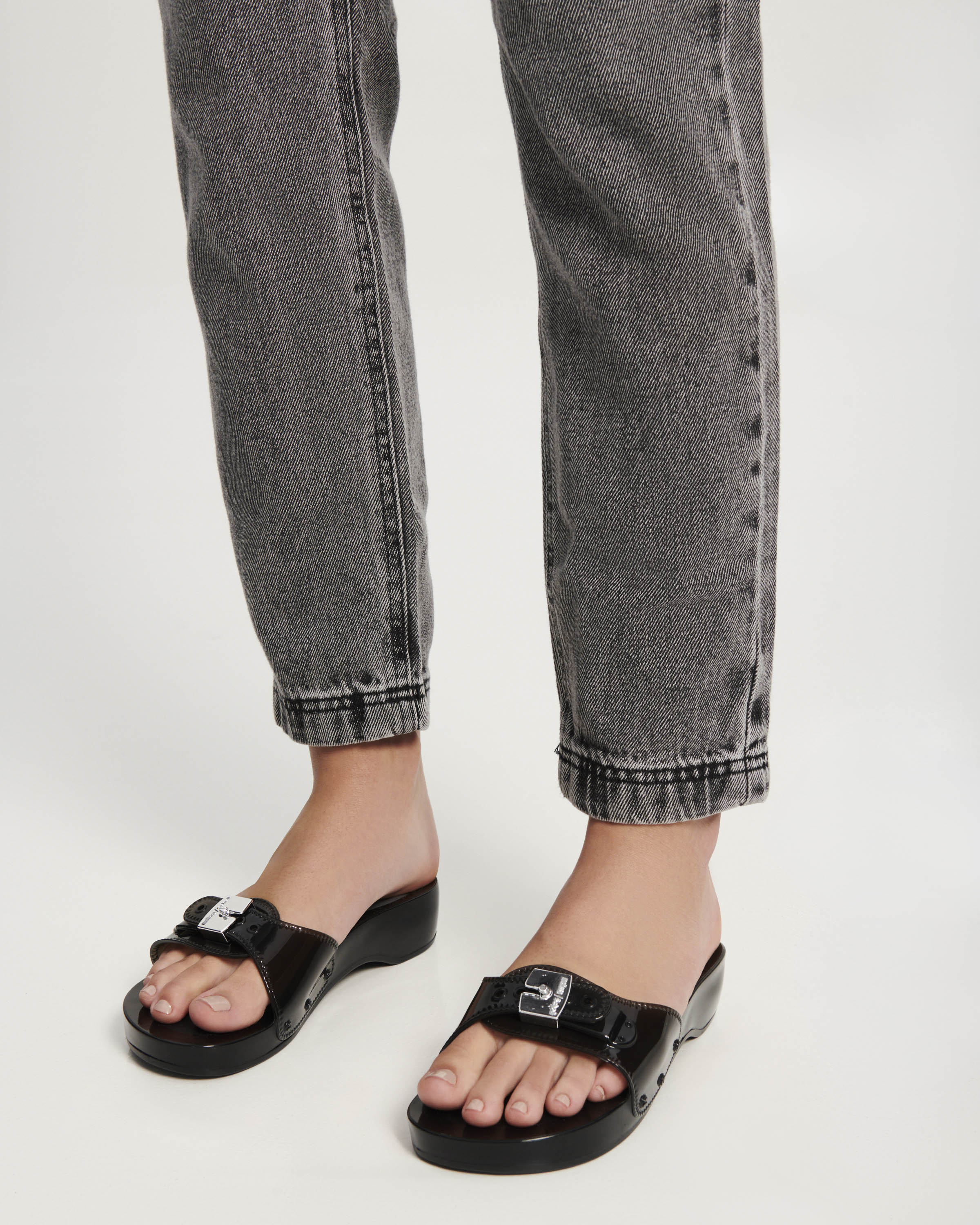 MELISSA PESCURA HEEL + SCHOLL